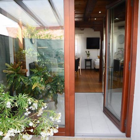 Somos Apartman Gyor Exterior photo