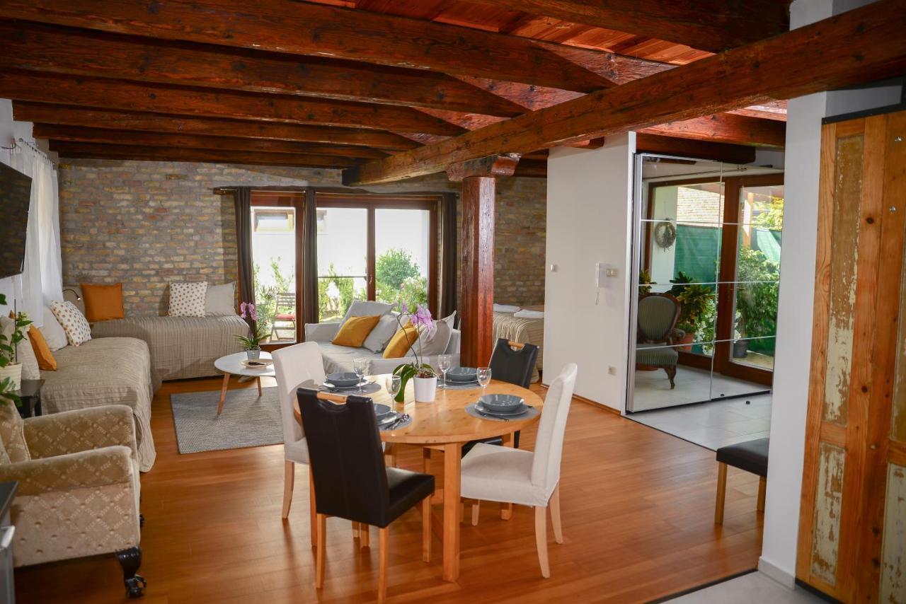 Somos Apartman Gyor Exterior photo