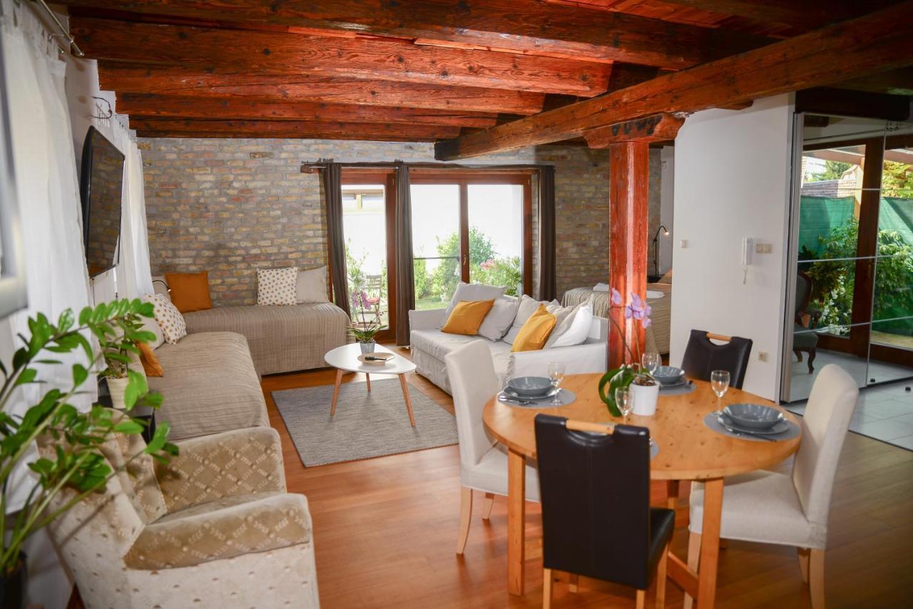 Somos Apartman Gyor Exterior photo