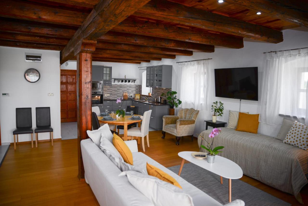 Somos Apartman Gyor Exterior photo